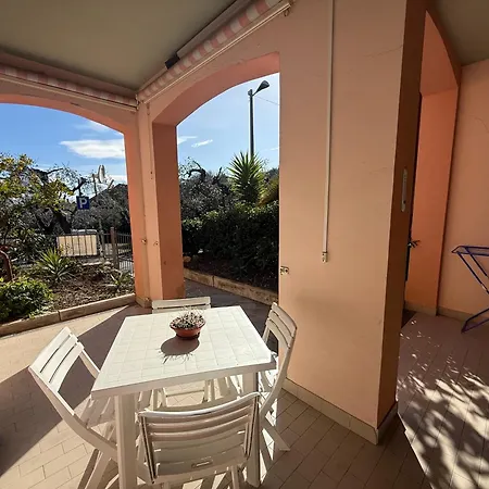 Relax Con Terrazza Giardino E Posto Auto * Marina dʼAndora